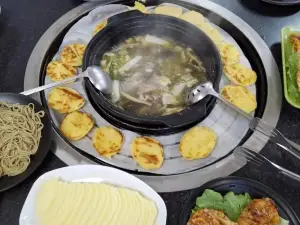 Weiziniushuankao Restaurant