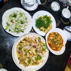 YI GE CHI LENG SHUI YU DE DI FANG ảnh của người dùng