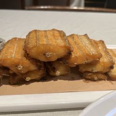 东海滙舟山海鲜(南京西路店) User Photo