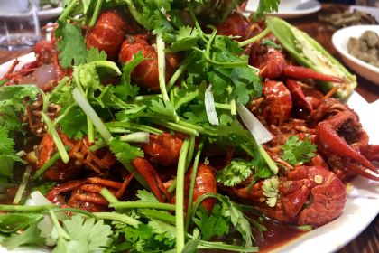 航埠小平鸭头店