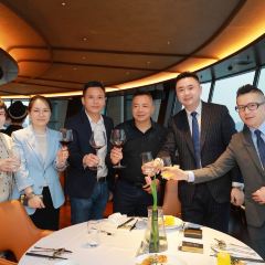 天空之城·全景旋转餐厅 User Photo