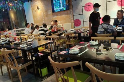 八合里牛肉火锅(万象九宜城店)