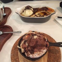 Honey Badger Dessert Cafe 여행 사진