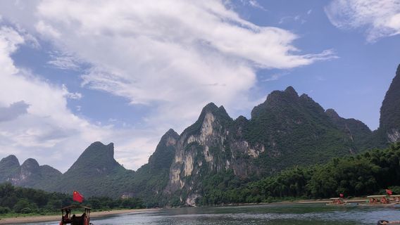 Li River Yangshuo Bamboo Raft Cruise Center
