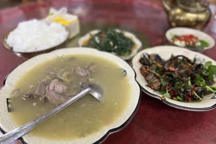 思玉更牛汤锅店
