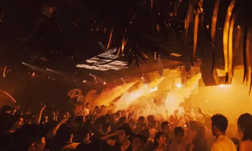 AURA CLUB