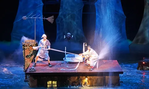 "O" by Cirque du Soleil