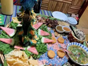 WEI SHAN XIAO CHI JIE