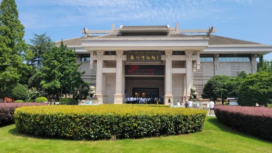 衢州博物馆是国家二级博物馆，收藏有各种有关衢州历史的文物及历