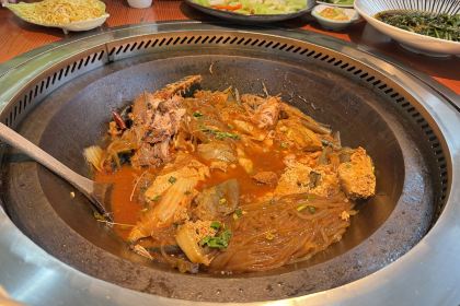 锅掌门柴火铁锅炖(红旗大街店)