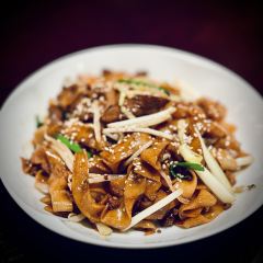 YUE JING XUAN User Photo