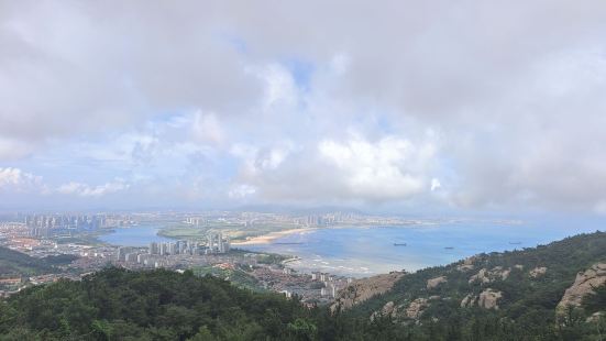 禅意赤山，漫步休闲，登高望远，海景超棒！祈福圣地，景色宜人，