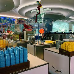 Emperor Penguin All Day Dining User Photo