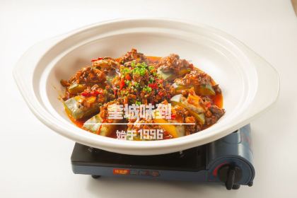 俭寨小公鸡新疆菜·大盘鸡·烧烤(云通店)