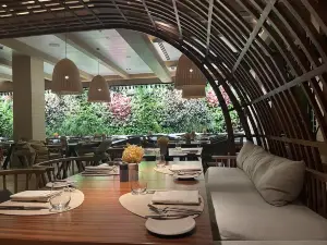 Sea Breeze Restaurant