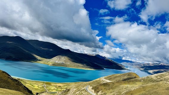 Yamdrok Lake Viewing Platform