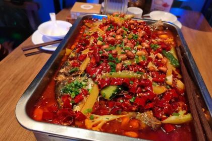 新宁县巨说还不错音乐餐厅