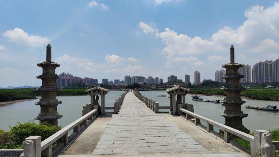 洛阳桥（原名万安桥），唐朝初年大量中原人南迁到此，其中不乏河