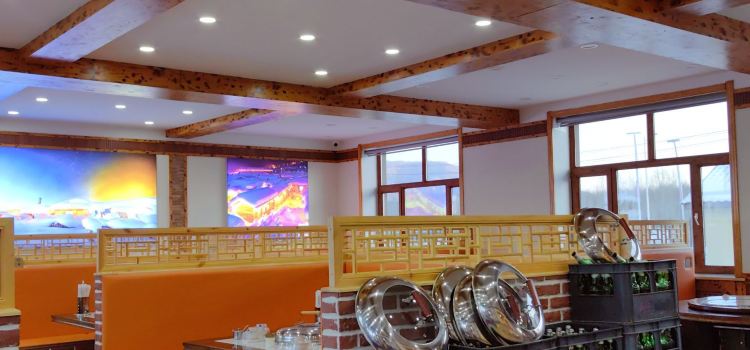 雪胖子东北铁锅炖美食餐厅(雪山路店)