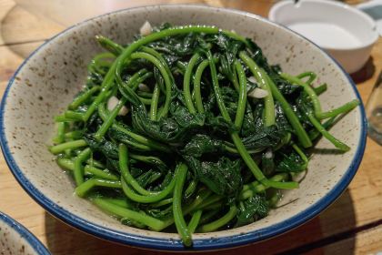 萬家灯火·私房湘菜·22年老手艺(君临天下店)