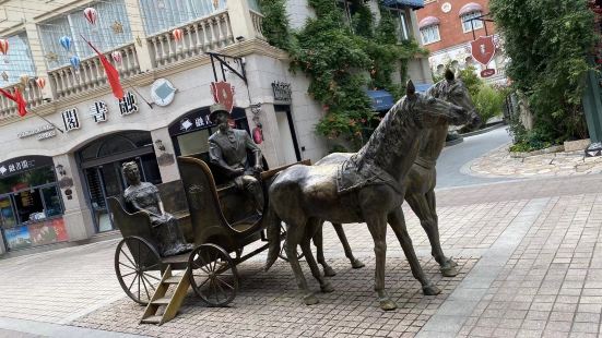 欧风花街是苏北首个欧洲风情特色街区，由美籍华人饶及人先生设计