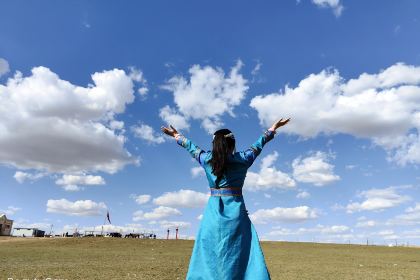 希拉穆仁草原朝鲁呼牧民家