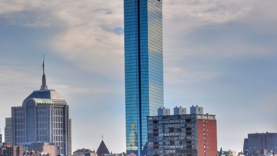 約翰&bull;漢考克大廈位於波士頓的科普利廣場，是波士頓最