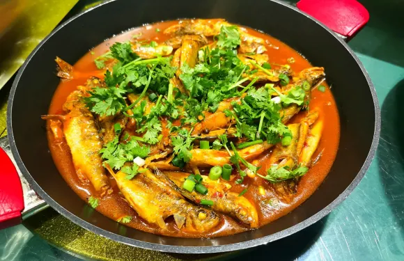 西域風情炭火烤羊腿