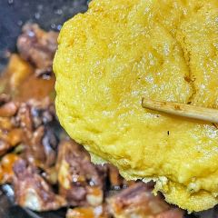 Stewed river fish in an iron pan User Photo