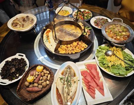 寨子裡的吊锅·恩施硒爽餐饮有限公司(恩施总店)