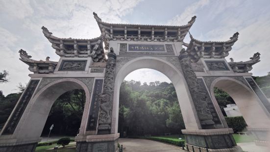 澳门妈祖文化村&zwnj;，位于澳门路环岛的叠石塘山上，是宗