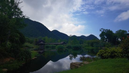 從十里河灘能走到花溪公園，全程5-6公里，步道的每一段風景都