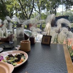 Wangyue Lake Shore · Banyan Lake Secret Restaurant 여행 사진