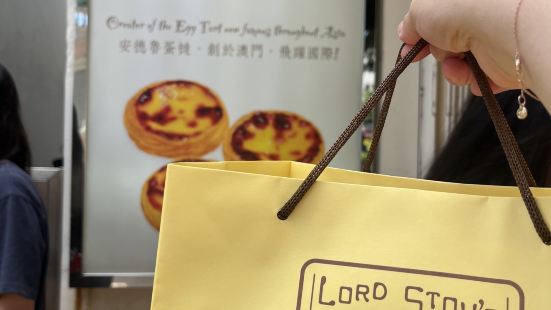 十月初五马路位于澳门氹仔岛路环，是一条沿海小马路，很文艺很清