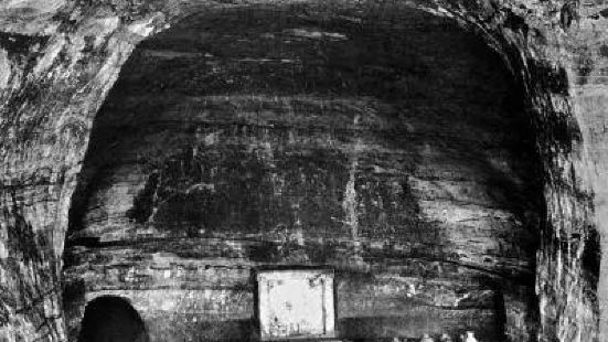 滿城漢墓是西漢中山靖王劉勝及其妻竇綰之墓。劉勝墓全長約52米