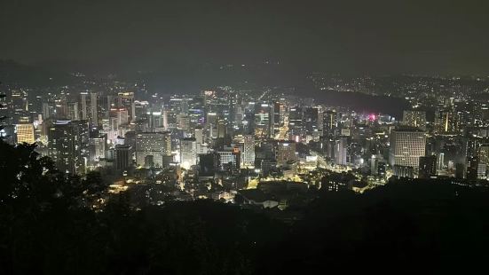 南山首尔塔追一场绝美日落 俯瞰城市直到夜幕慢慢落下 和妹宝爬