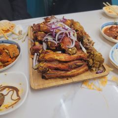 古莱莱草湖果木炭馕坑肉 User Photo
