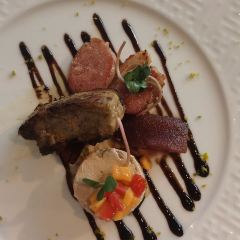 LUTECE French Revolving Restaurant 여행 사진