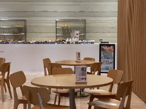TETTI BAKERY & CAFE