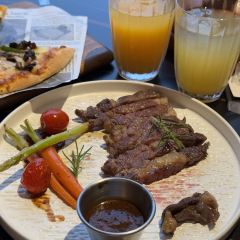漓岸璞闲文旅酒店(阳朔西街漓江店)·上房野BISTRO·餐×酒×咖 User Photo