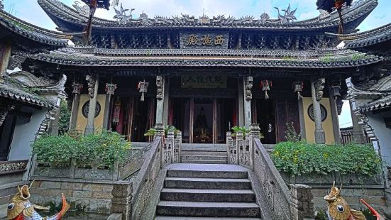 西施殿为西施故里旅游区（含西施殿、中国历代名媛馆、范蠡祠、郑