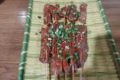 新宁县巨说还不错音乐餐厅