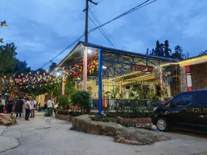 Azhediyuhuayuan8dawan Restaurant