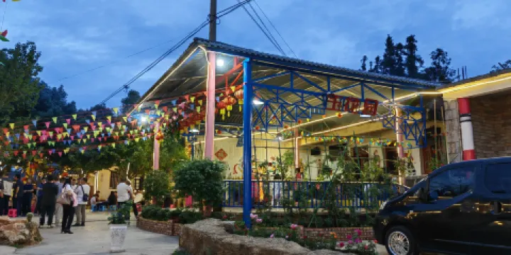 阿著底玉花園8大碗餐廳