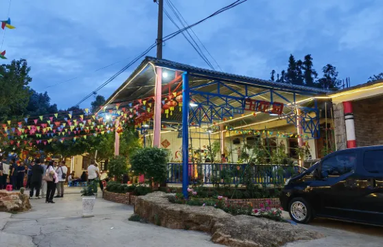 阿著底玉花園8大碗餐廳