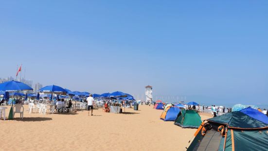梅姐穷游中国行第17天，青岛金沙滩青岛金沙滩是中国沙质最细、
