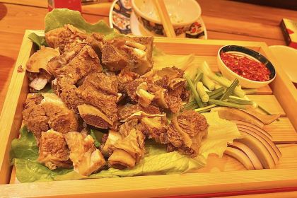 噶尔东赞藏餐音乐吧