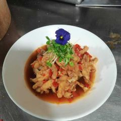 俭寨小公鸡新疆菜·大盘鸡·烧烤(云通店) User Photo