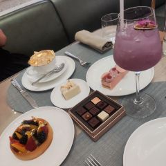 Armani/Lounge 여행 사진