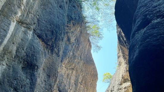 很適合喜愛戶外運動人士。有山有水，氣候宜人。景區內環景優美，